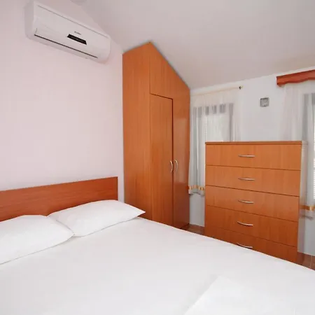 Double 3266a Rogoznica (Sibenik-Knin)