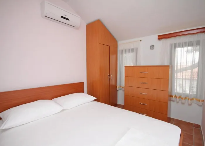 Double 3266a Rogoznica (Sibenik-Knin)